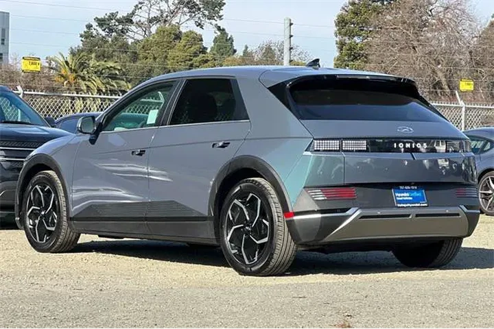 $26990 : Hyundai IONIQ 5 2024 SEL 4dr image 9