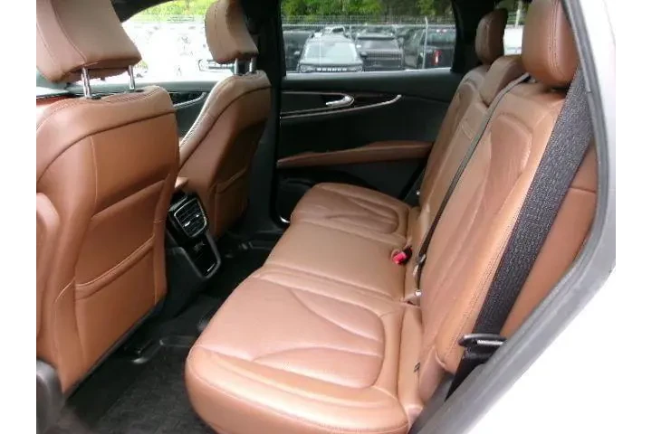 $34889 : Lincoln Nautilus 2022 AWD Re image 8
