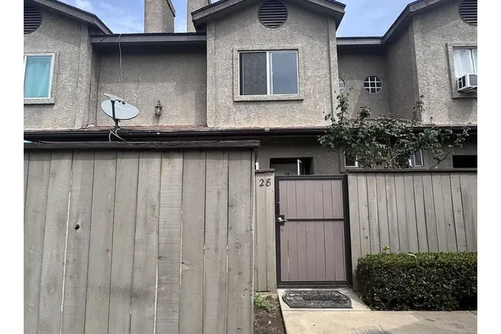 $2250 : CASA FOR RENT image 1