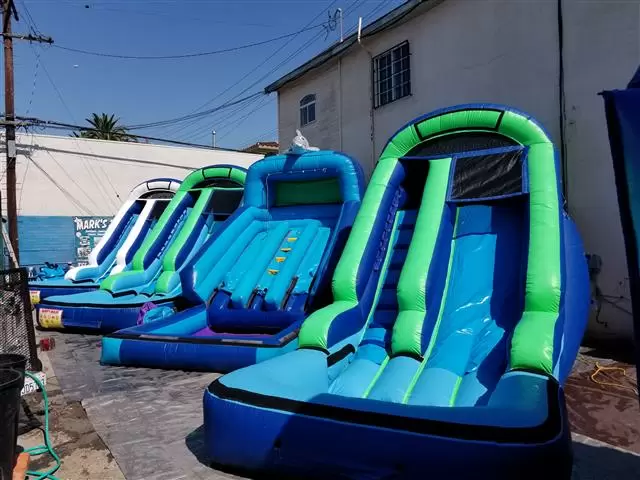 WATER SLIDE"S*TOROS MECANICO"S image 1