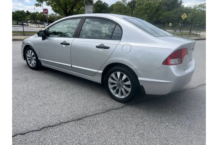 $7500 : 2010 Civic VP image 8