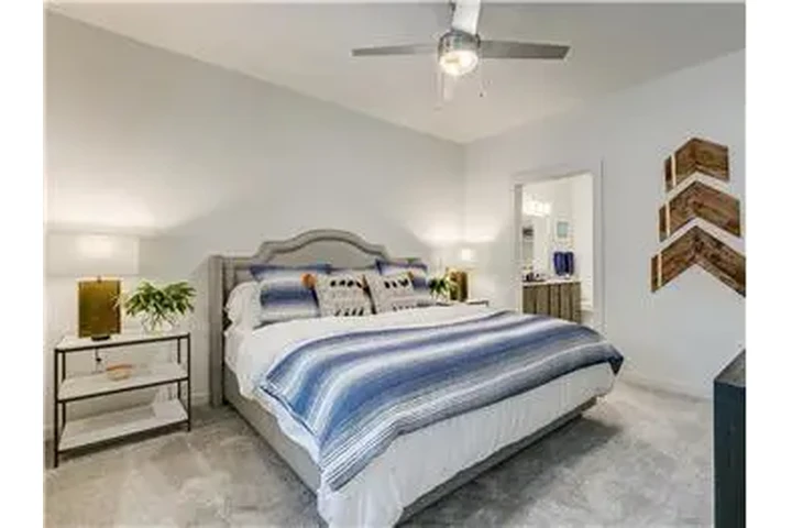 $1542 : Rental property with 1 bedro image 10