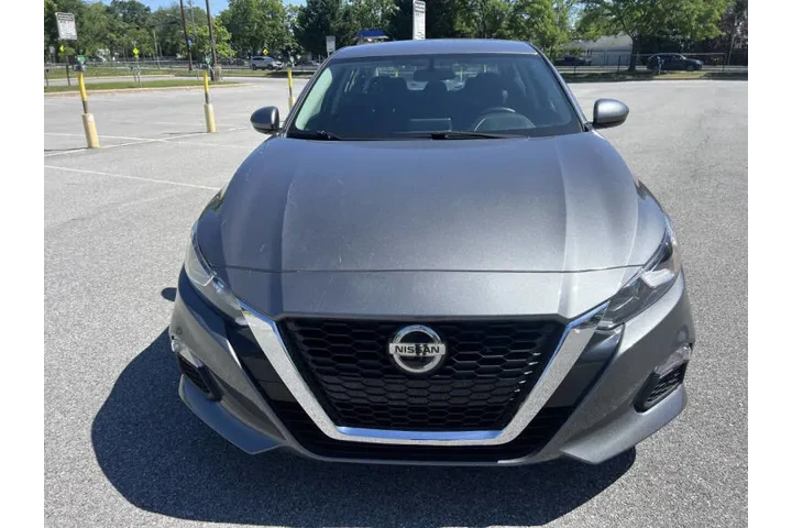 $11900 : 2019 Altima 2.5 S image 4