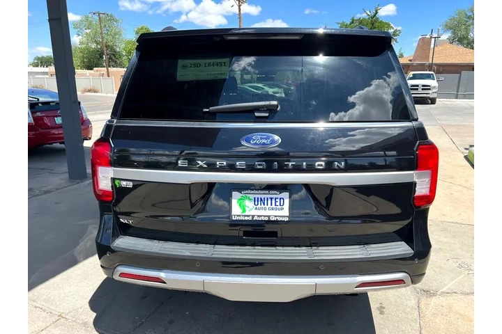 2024 Expedition XLT 4WD image 6
