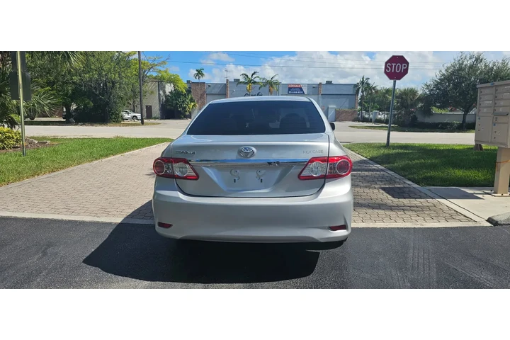 $9500 : Toyota Corolla L image 2