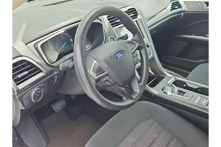 $15990 : Ford Fusion Hybrid 2020 SE 4 image 10
