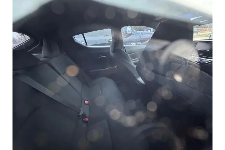 $18664 : Toyota C-HR 2018 XLE 4dr Cro image 4