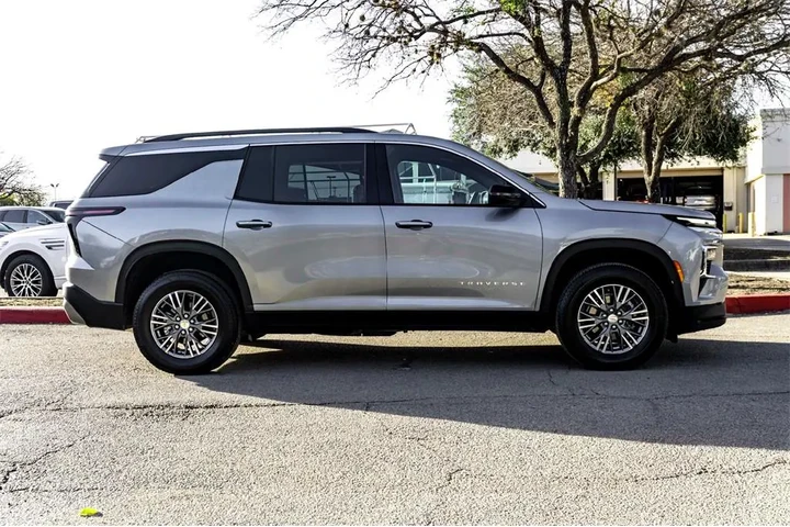 $39795 : Chevrolet Traverse 2026 4X4 image 4