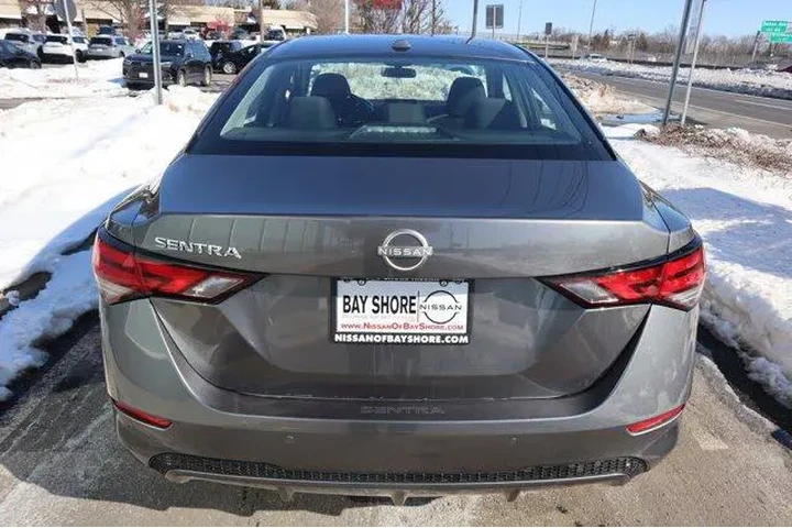 $17124 : Nissan Sentra 2025 SV 4dr Se image 6