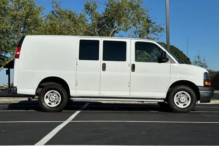 $28984 : Chevrolet Express 2024 2500 image 10