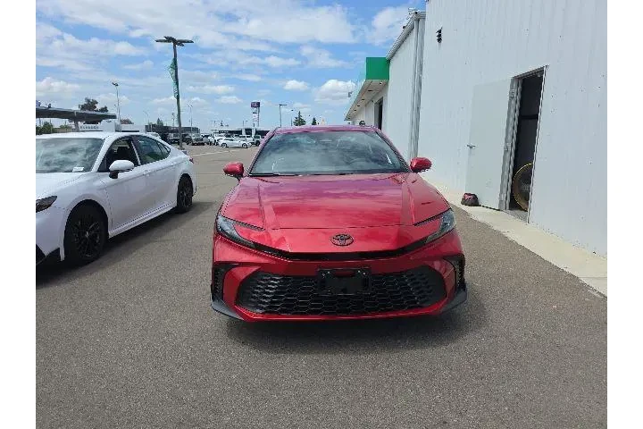$37900 : Toyota Camry 2026 SE 4dr Sed image 2