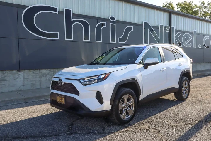 $29387 : 2024 RAV4 XLE FWD image 1
