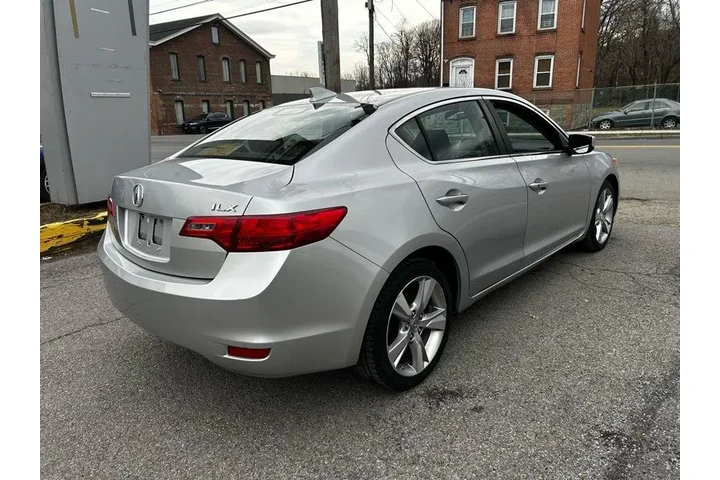 2013 ILX 5-Spd AT w/ Technolo image 2