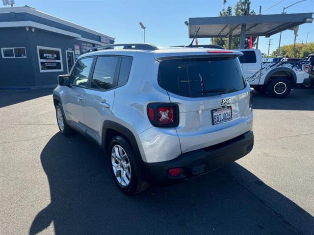 $9998 : 2015 Renegade Latitude image 6