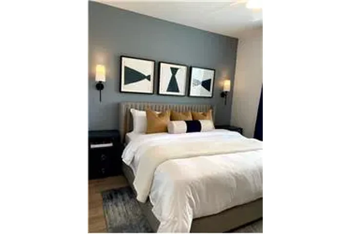 $2050 : Rental property with 2 bedro image 8