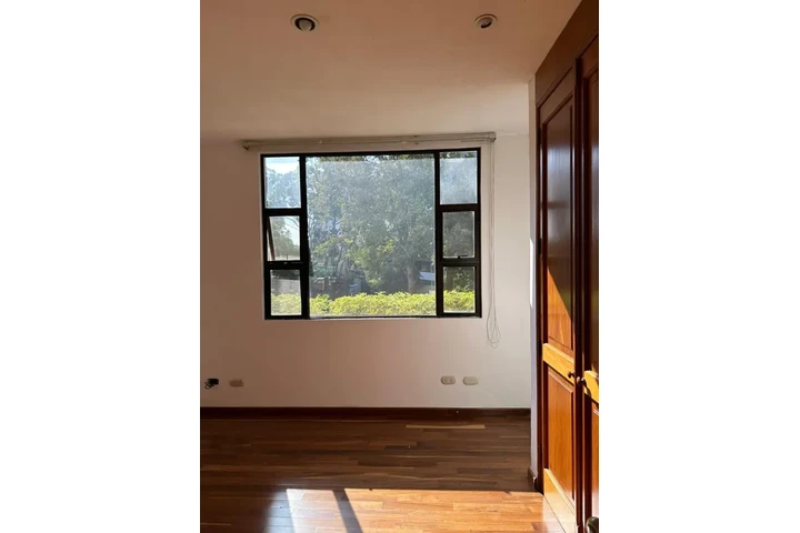 $1100 : Apartamento en Renta en Zona 1 image 6