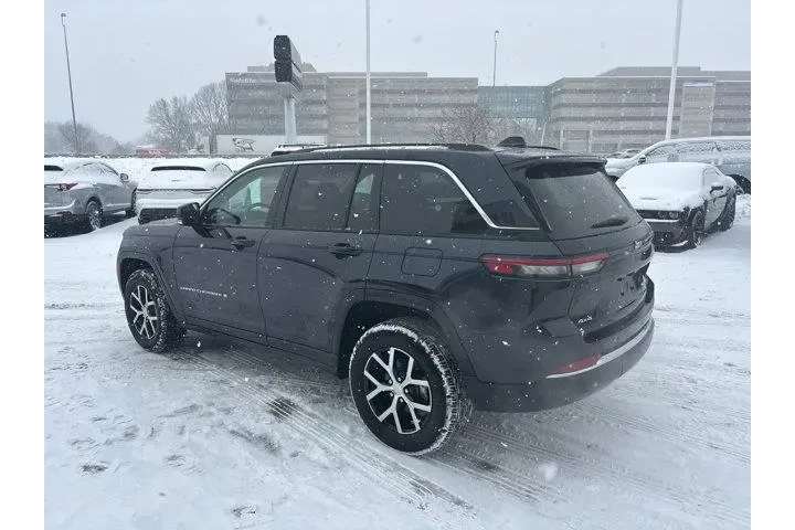 $32485 : Jeep Grand Cherokee 2023 4x4 image 5