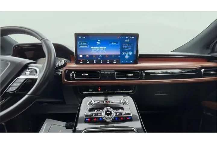 $33485 : Lincoln Nautilus 2022 AWD Re image 10