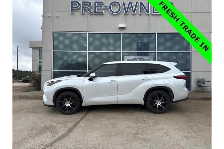 $26988 : Toyota Highlander 2022 L 4dr image 1