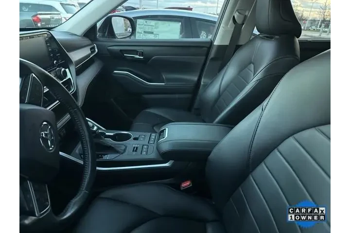 $27927 : Toyota Highlander 2020 AWD X image 4