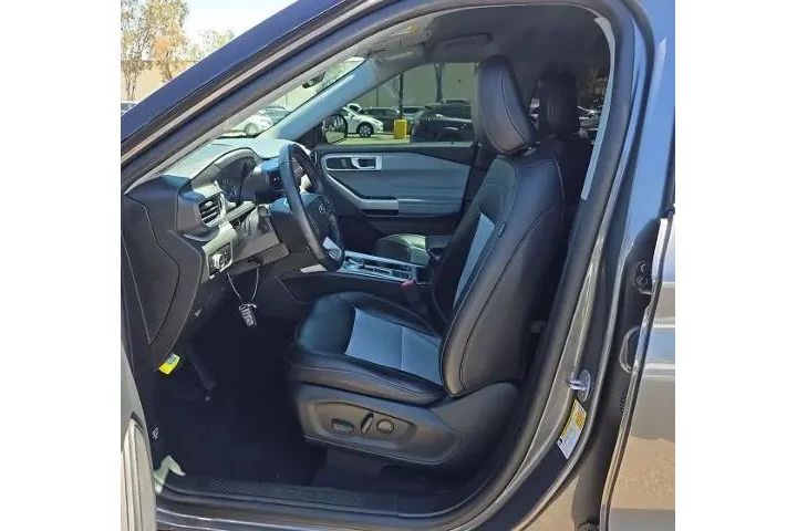 $25800 : Ford Explorer 2023 XLT 4dr S image 2