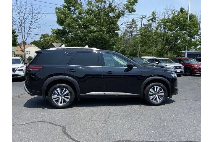 $33995 : Nissan Pathfinder 2024 AWD S image 4
