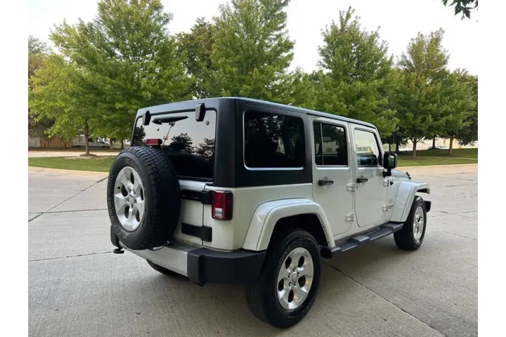 $11997 : 2013 Wrangler Unlimited Sahara image 7