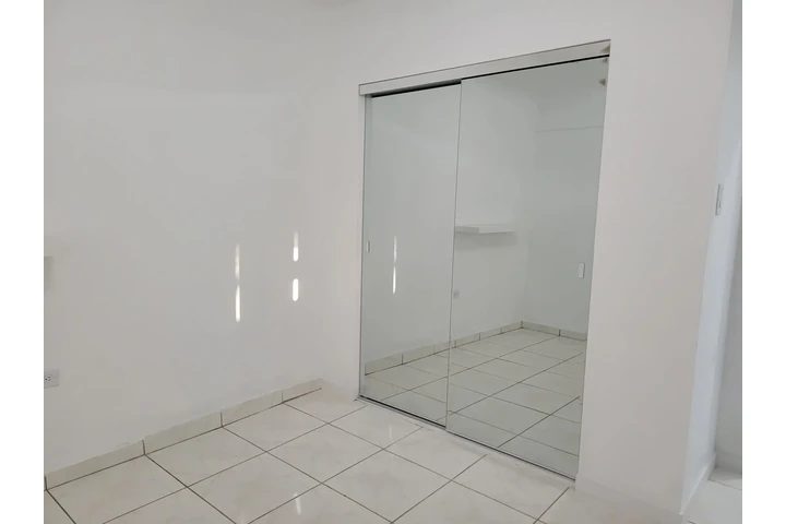 $1600 : Se renta efficiency image 9