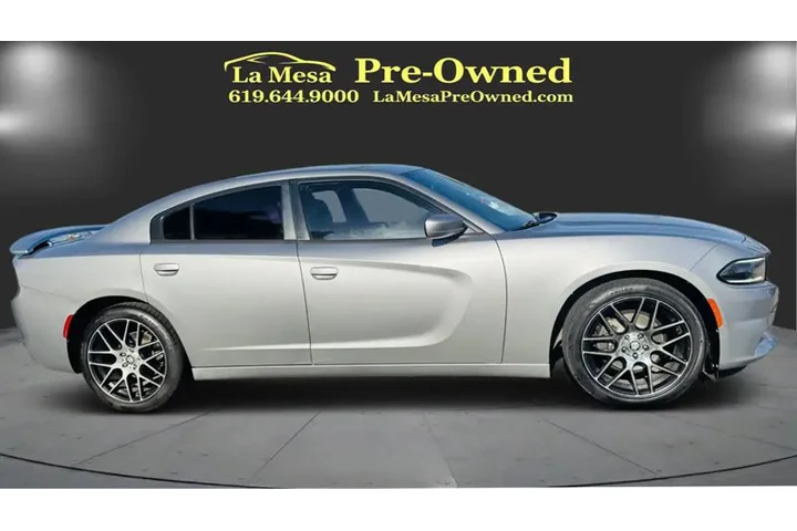 $8995 : 2015 Charger SE image 5