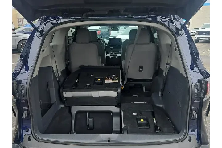 $37500 : Toyota Sienna 2024 LE 8-Pass image 10