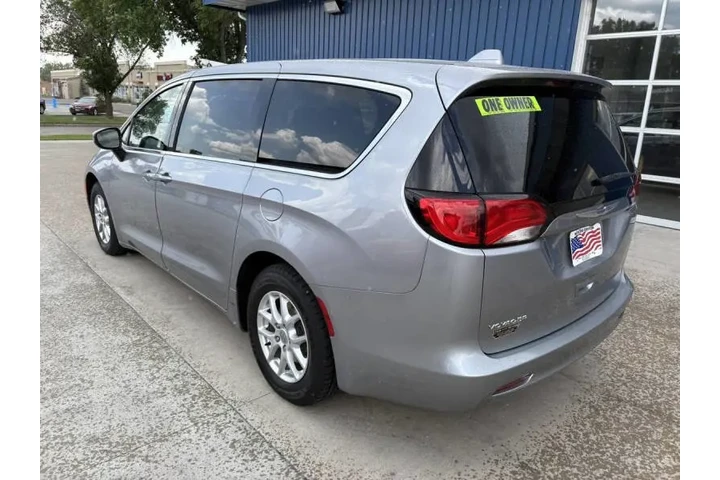 $18990 : 2020 Voyager LX image 9
