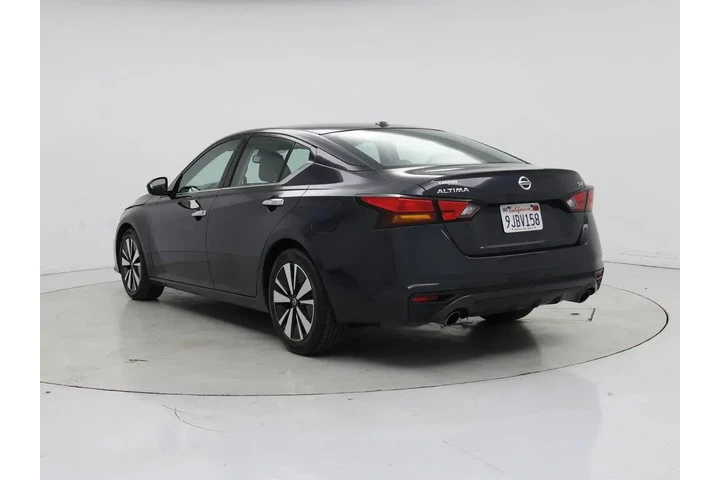 $17998 : Nissan Altima 2019 2.5 SV 4d image 2