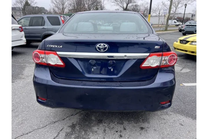 $8900 : 2013 Corolla LE image 6