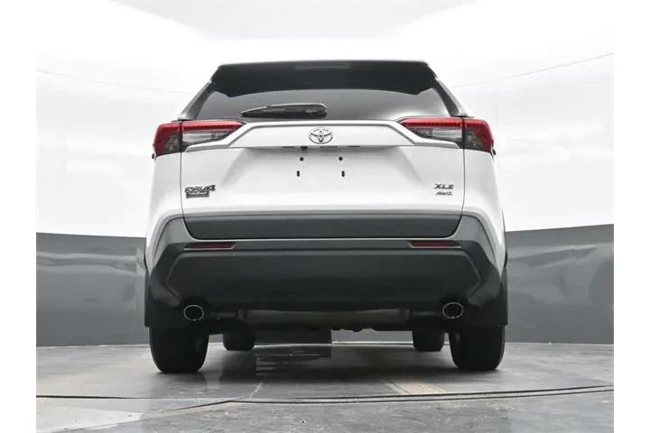 $25244 : Toyota RAV4 2021 AWD XLE 4dr image 10