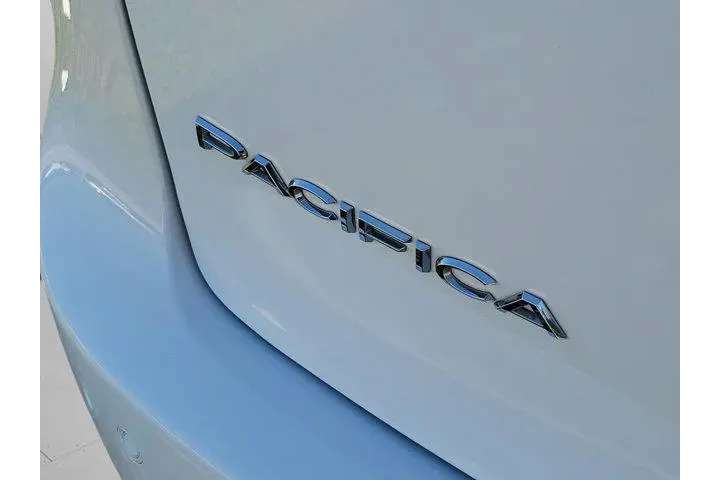 $25934 : Chrysler Pacifica 2024 Touri image 6