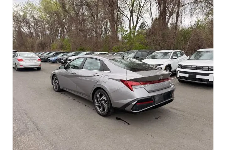 $21500 : Hyundai ELANTRA 2024 Limited image 6