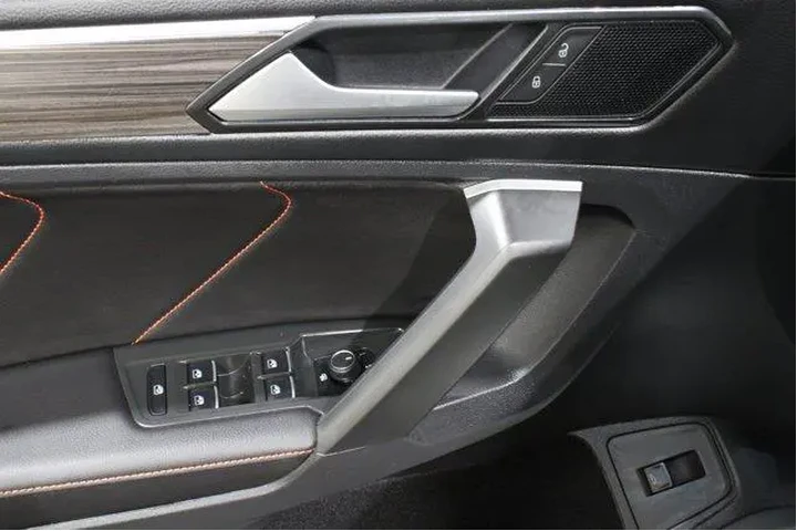 $27998 : Volkswagen Tiguan 2024 Wolfs image 7