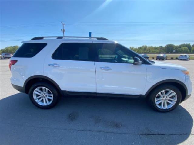 2015 Explorer image 4