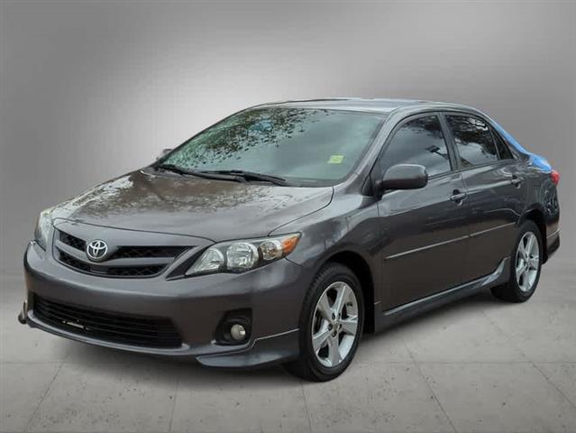 $10200 : Pre-Owned 2013 Toyota Corolla image 9