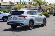 $31995 : Toyota Highlander 2021 XSE 4 thumbnail