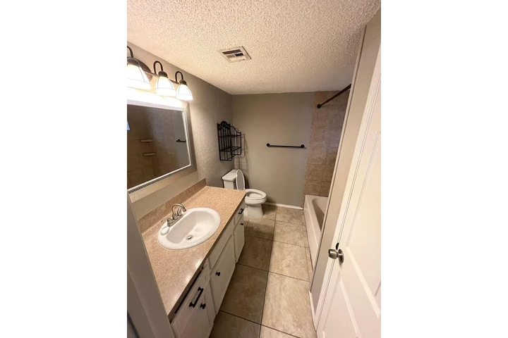 $1100 : Spring Tx Renta - Listo image 10