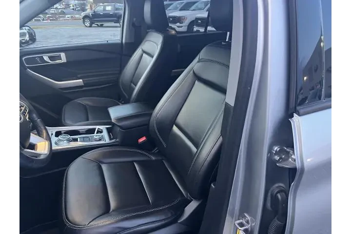 $27914 : Ford Explorer 2022 AWD XLT 4 image 8