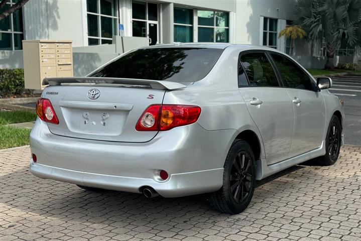 $8500 : Toyota Corolla SPORT 2010 image 5