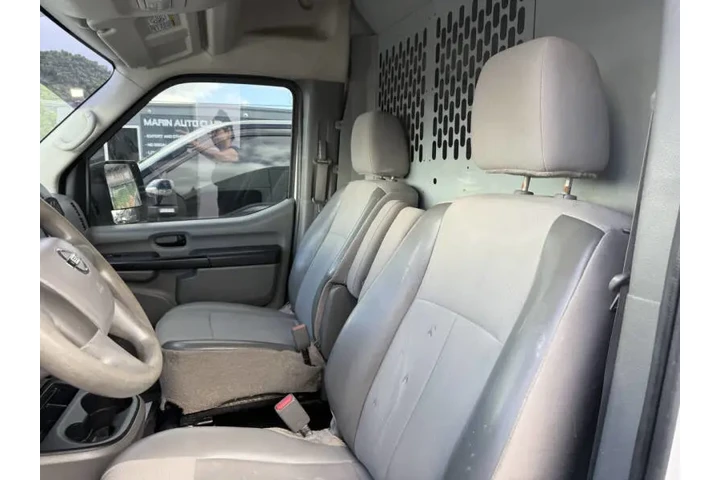 $12400 : 2017 NV 2500 HD SL image 5