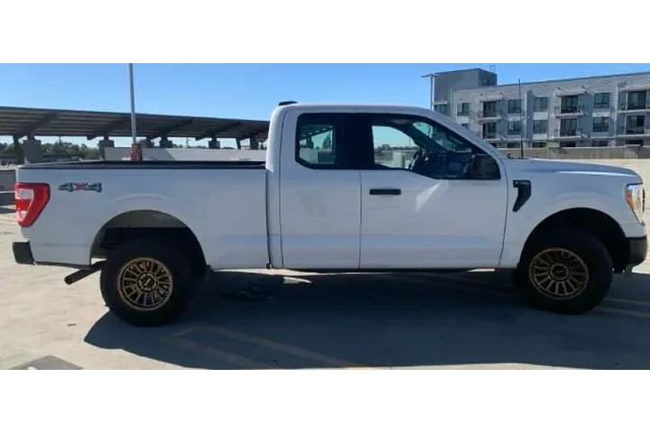 $29800 : Ford F-150 2021 4x4 XL 4dr S image 2