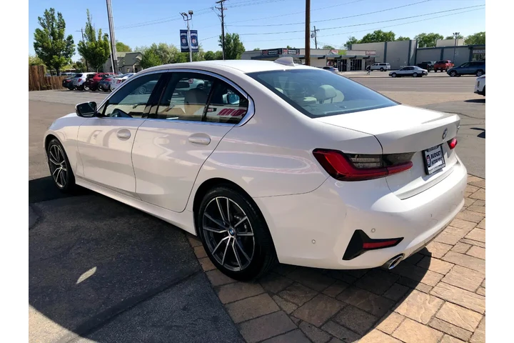 $23990 : 2019 BMW 3-Series 330i image 4