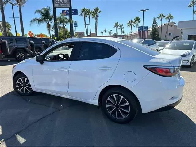 $13777 : 2019 Yaris Sedan L image 4