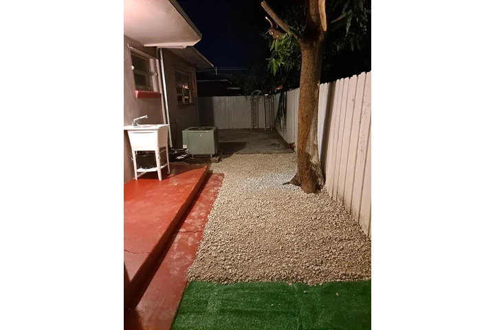 $1175 : North Miami 2 Beds & 1 Bath image 8