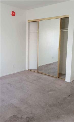 $700 : ****KOREATOWN ***hab/compartid image 1