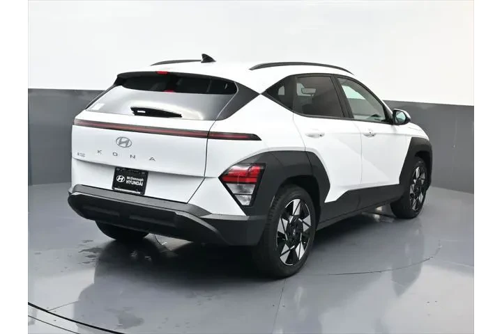 $23488 : Hyundai KONA 2025 SEL 4dr Cr image 3